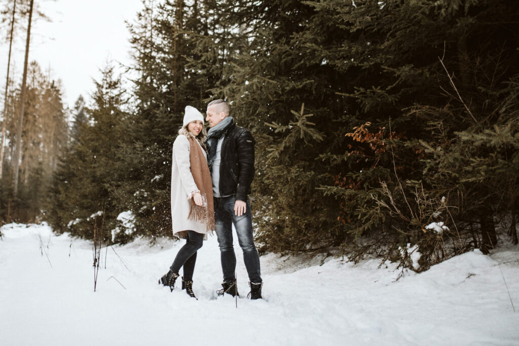 Paarshooting im Winterwald