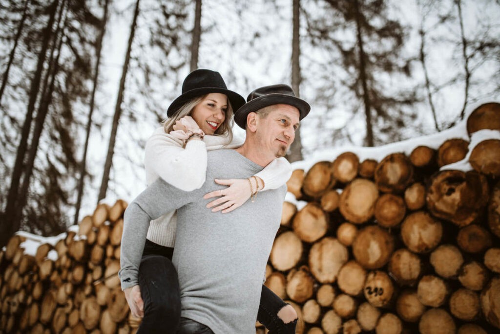 Kreatives und ungestilltes Paarshooting