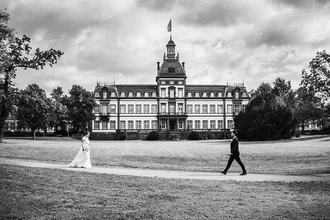26-schlossphilippsruh-hochzeit-brautpaarshooting