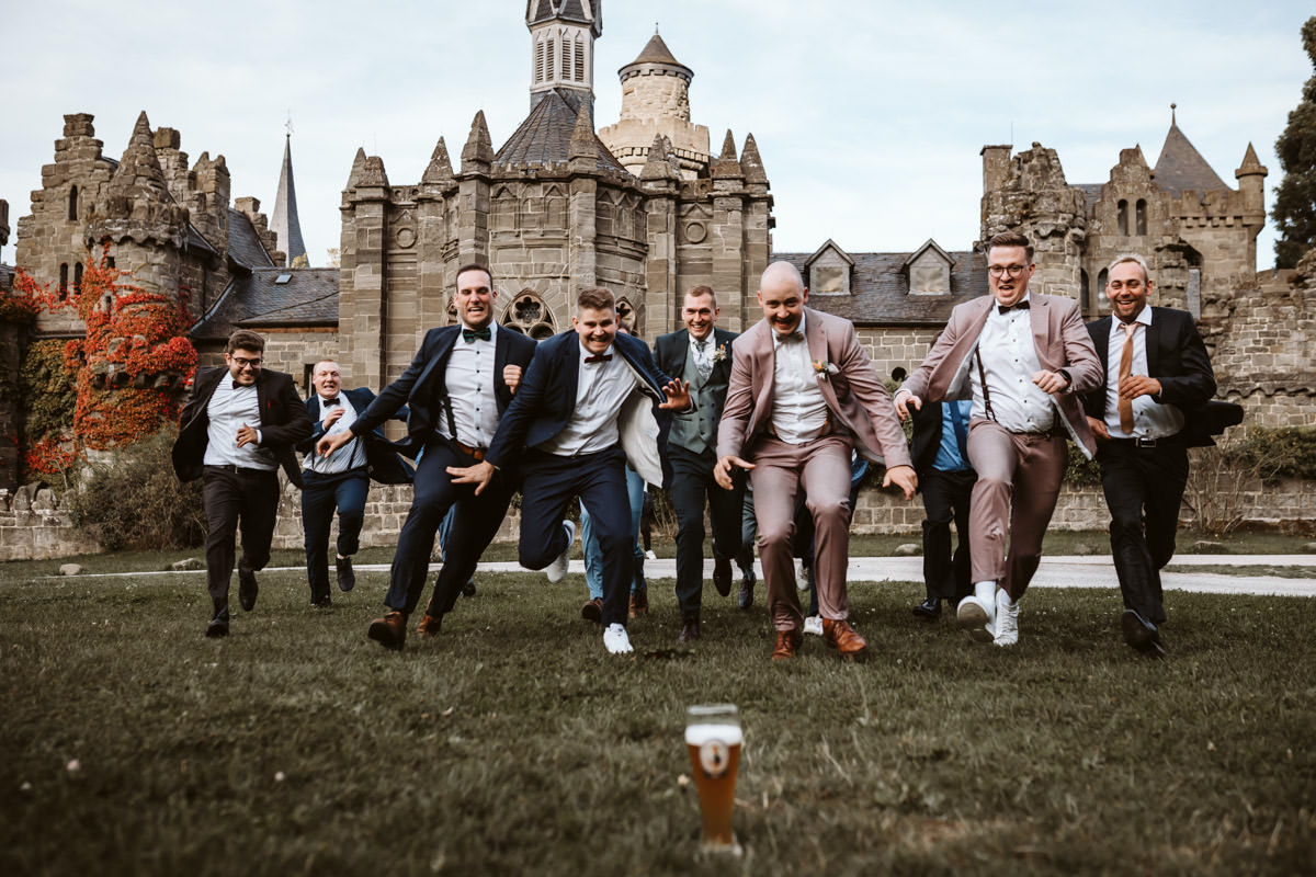 794 gruppenfoto-hochzeit-kreativ